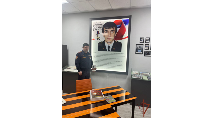 В махачкалинской школе прошла презентация книги о Герое России -  Магомеде Нурбагандове