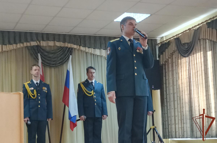 Цикл концертов провели артисты ансамбля Уральского округа Росгвардии для военнослужащих, сотрудников и ветеранов ведомства