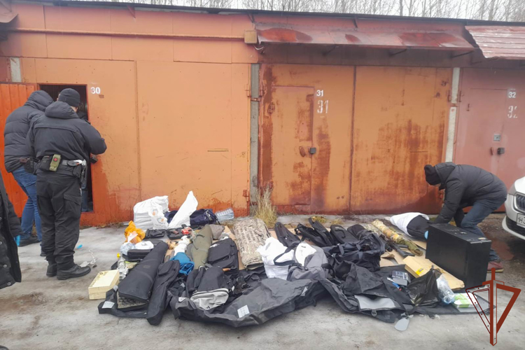 Взрывотехники ОМОН Росгвардии обследовали боеприпасы в Санкт-Петербурге