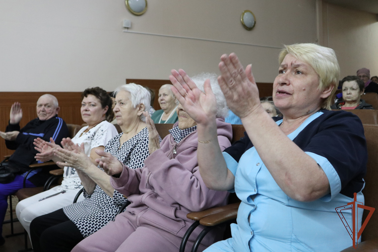 Оркестр Росгвардии присоединился к ведомственной акции в честь 140-летия со дня рождения Василия Агапкина в Красноярске