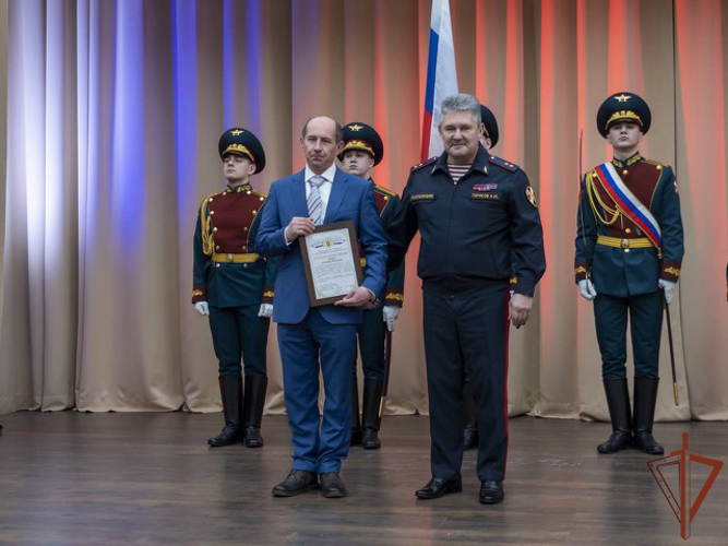 Командующий СЗО Росгвардии провел торжественное собрание, посвященное 55-летию со дня образования подразделений ГК и ЛРР
