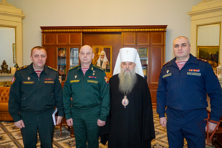 Командующий С-Западным округом Росгвардии встретился с митрополитом Санкт-Петербургским и Ладожским