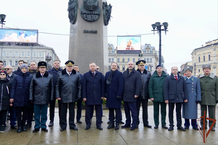 В Санкт-Петербурге росгвардейцы почтили память погибших защитников Отечества 