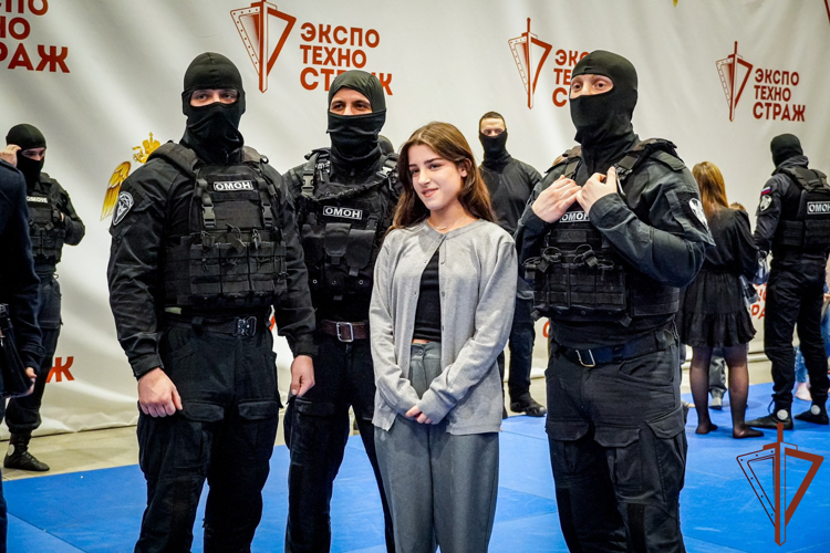 Росгвардия приняла участие в фестивале культурно-патриотических мероприятий «Русские меняют мир» (видео)