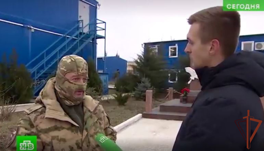 Участник Крымской весны - офицер спецподразделения Росгвардии встретился с журналистом телеканала НТВ