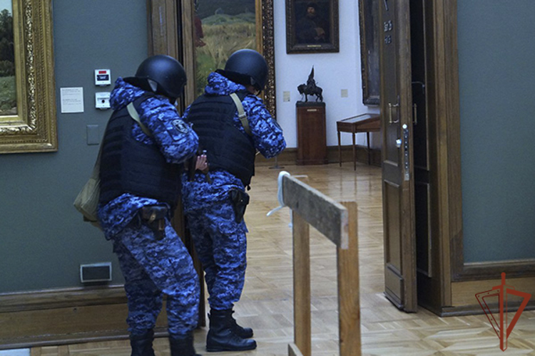Более пятидесяти объектов культуры находятся под охраной Росгвардии в Москве  