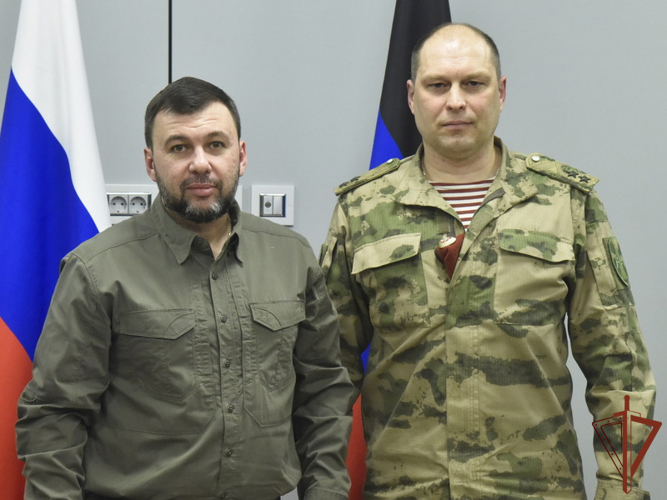 Состоялась рабочая встреча начальника Главного управления Росгвардии по ДНР с Денисом Пушилиным