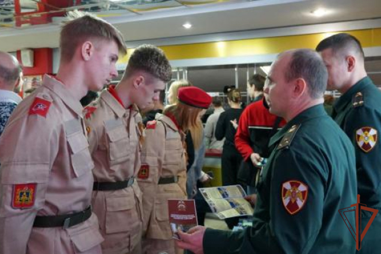 Росгвардейцы приняли участие во всероссийской патриотической акции в Брянске