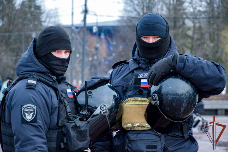 Росгвардейцы обеспечили безопасность матча Континентальной хоккейной лиги в Санкт-Петербурге