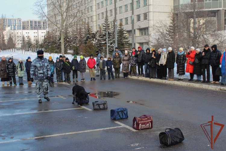 В ОМОН «Авангард» состоялся День открытых дверей 