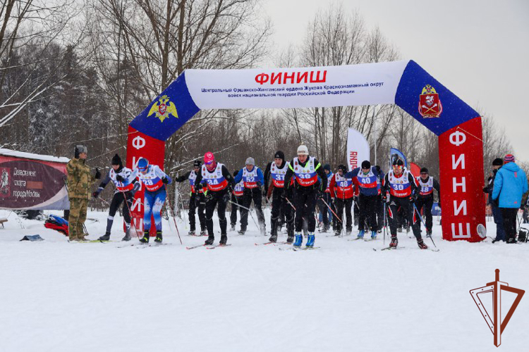 Чемпионат Росгвардии по лыжным гонкам стартовал в Москве  