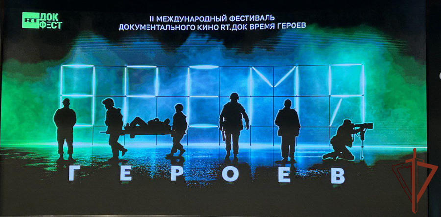 Военнослужащие Росгвардии посетили премьерный показ фильма Марии Бутиной «СВОе женское дело»