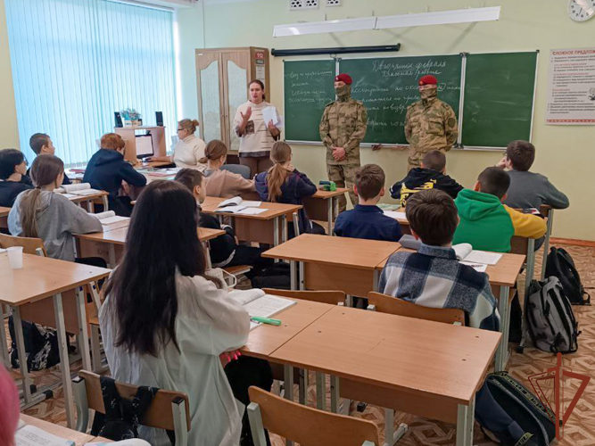 Росгвардейцы – участники СВО  поблагодарили  юных авторов за письма поддержки (видео)