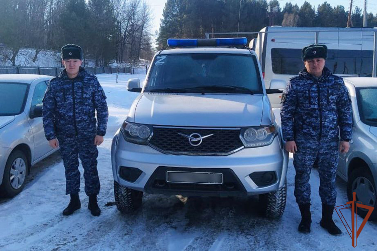 Росгвардейцы помогли мужчине с сердечным приступом в Республике Алтай 