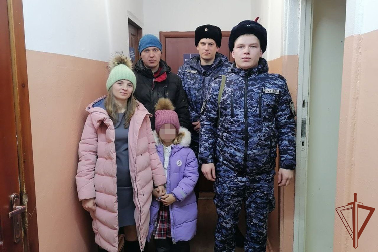 Росгвардейцы нашли и вернули родителям пропавшего ребенка в Иркутске