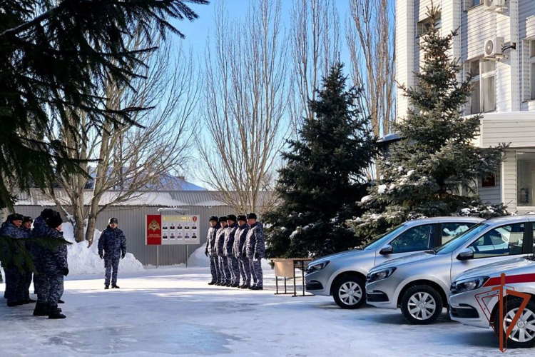 Росгвардейцам вручили ключи от новых служебных автомобилей в Омске