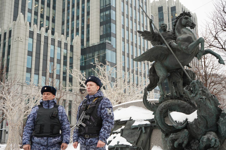 Росгвардия обеспечила безопасность в день празднования 23 февраля в столице
