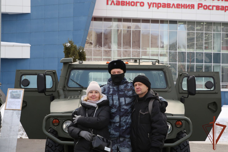 В преддверии Дня защитника Отечества командование ОМОН «Авангард» пригласило в отряд родителей росгвардейцев