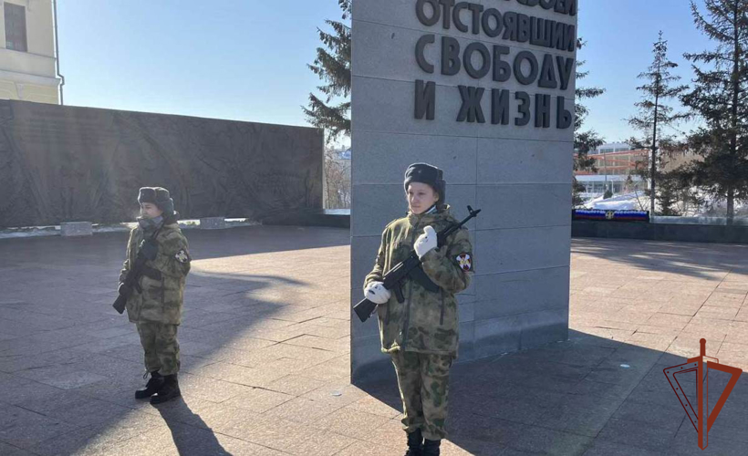 В Уральском округе Росгвардии продолжаются патриотические мероприятия и познавательные встречи для воспитанников образовательных учреждений
