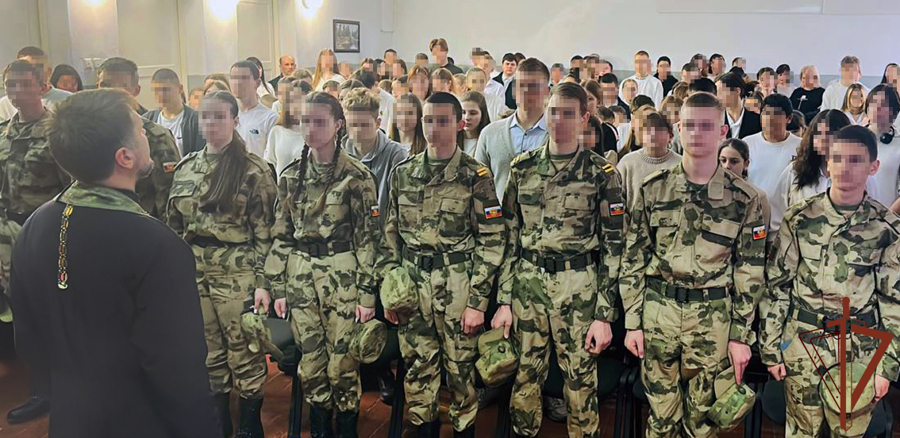Священники Росгвардии встретились с учениками подшефных классов ведомства в Запорожской области