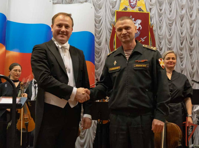 Для военнослужащих Уральского округа Росгвардии - участников СВО выступил Екатерининский симфонический оркестр