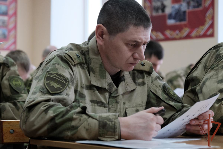 В Уральском округе Росгвардии стартовал сбор с кандидатами для поступления в военные академии