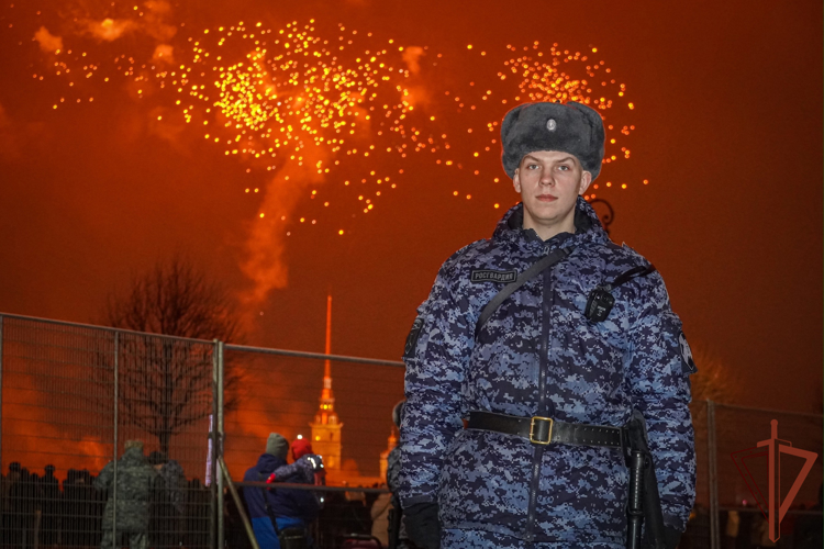 Безопасность праздничных мероприятий ко Дню защитника Отечества обеспечили росгвардейцы в Санкт-Петербурге