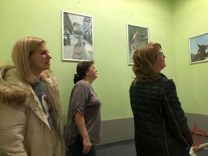 Выставка фоторабот росгвардейцев «На службе Отечеству» проходит в Москве