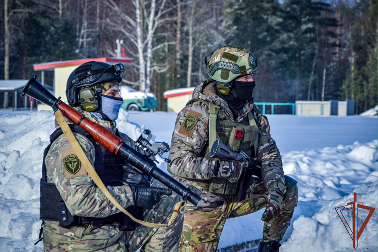 Росгвардейцы провели боевые стрельбы из гранатометов и пулеметов  в Ленинградской области