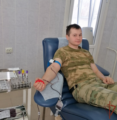Военнослужащие саровского соединения Росгвардии присоединились к донорской акции