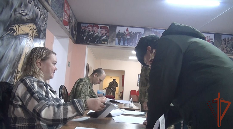 Военнослужащие Росгвардии проголосовали в труднодоступных районах Северного Кавказа 