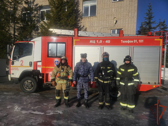 В Северо-Западном округе Росгвардии прошли практические тренировки с МЧС России