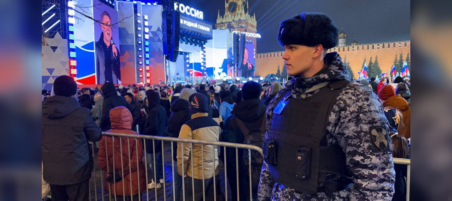 Росгвардия обеспечила безопасность проведения митинг-концерта на Красной площади в День воссоединения Крыма с Россией 