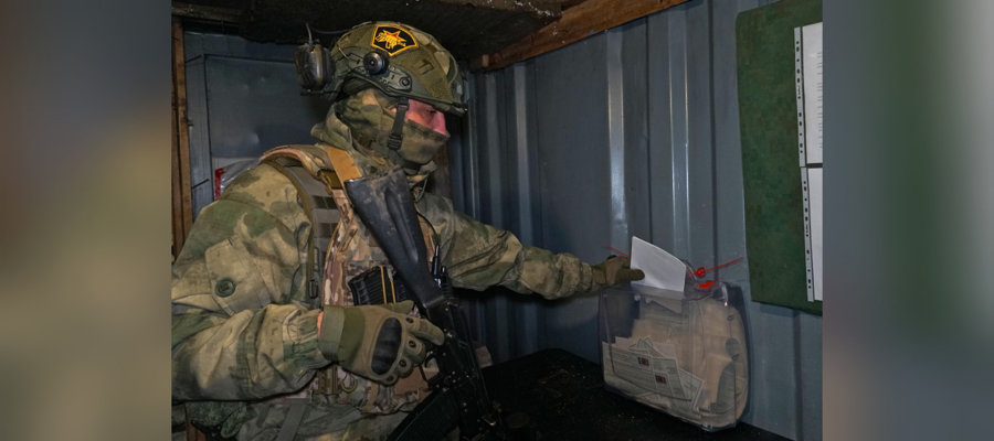 Росгвардейцы в районах проведения СВО досрочно проголосовали на выборах главы государства (видео)