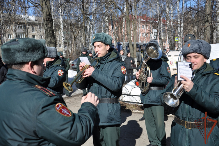 Мемориальную доску погибшему военнослужащему Росгвардии открыли в Нижегородской области