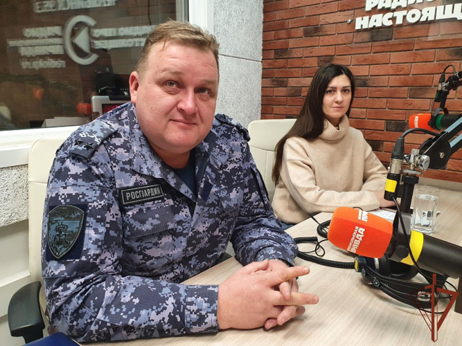 Офицеры Росгвардии провели цикл профориентационных мероприятий на Урале