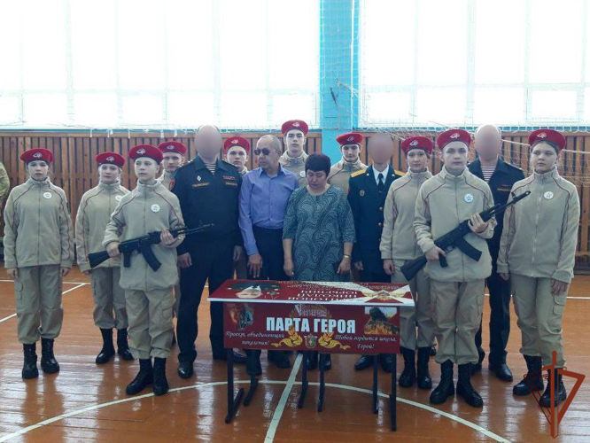 Парта Героя в честь памяти военнослужащего Росгвардии открыта в Арзамасе