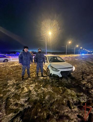 Росгвардейцы пришли на помощь участникам ДТП в Санкт-Петербурге 