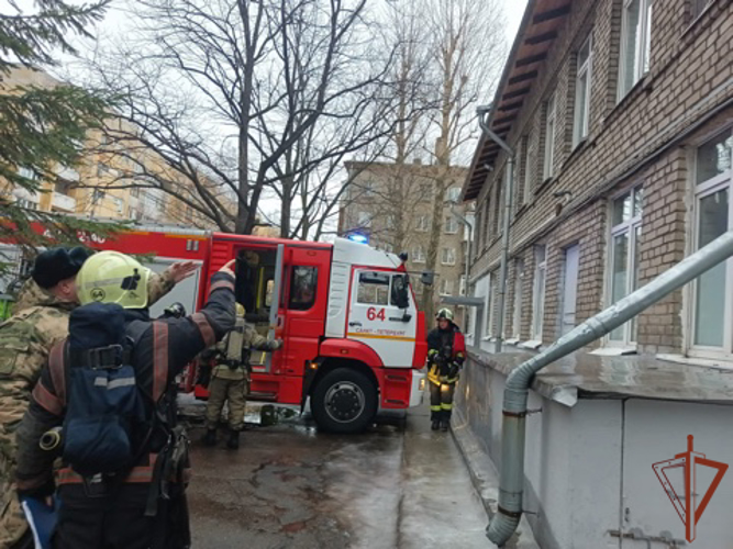 В Северо-Западном округе Росгвардии прошли практические тренировки с МЧС России