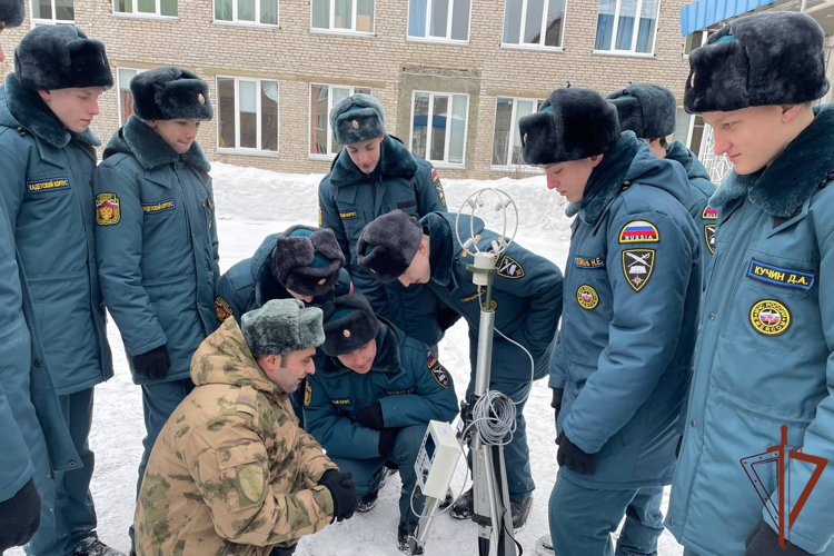 Росгвардейцы провели уроки мужества в учебных заведениях Сибири