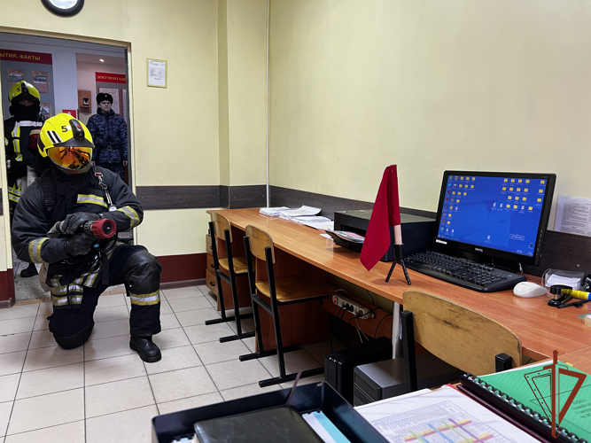В Северо-Западном округе Росгвардии прошли практические тренировки с МЧС России
