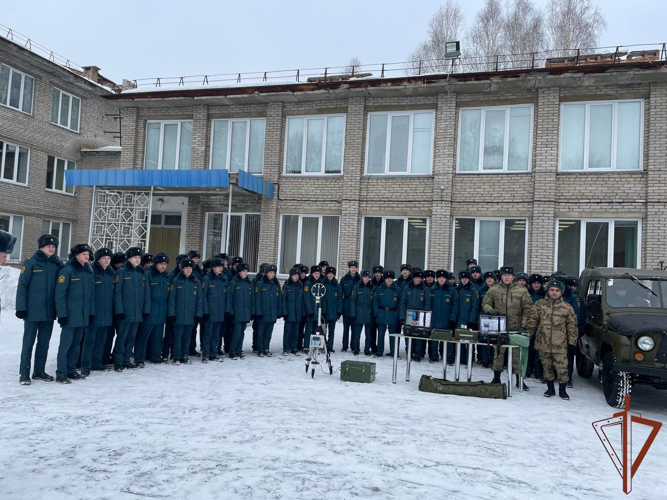 Росгвардейцы провели уроки мужества в учебных заведениях Сибири