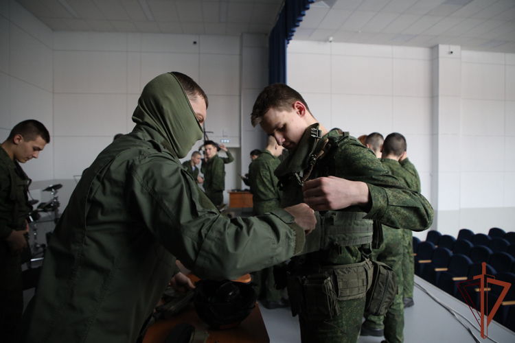 Профориентационные мероприятия провели росгвардейцы в Сибири