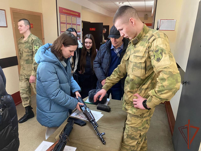 Профориентационные мероприятия провели росгвардейцы в Сибири