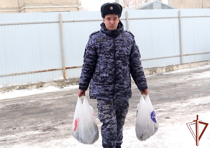 Росгвардейцы в Тюмени  помогли оказавшимся в трудной жизненной ситуации людям 