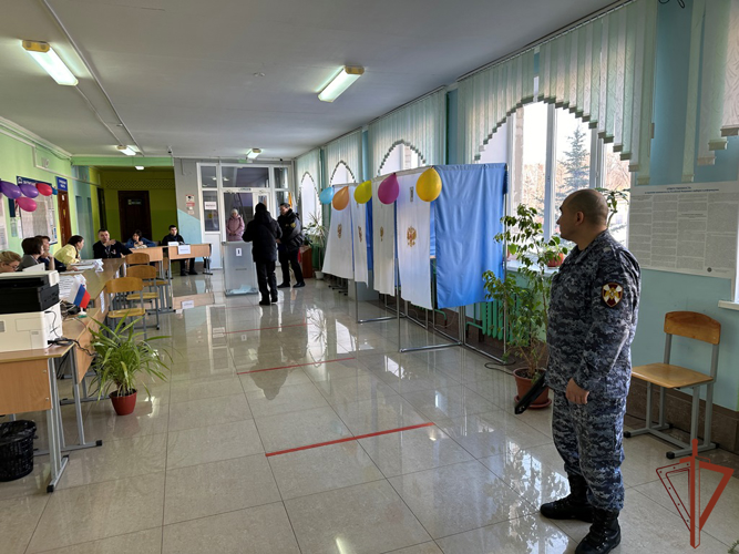 Росгвардейцы приняли участие в охране общественного порядка во время выборов Президента России в Приволжье