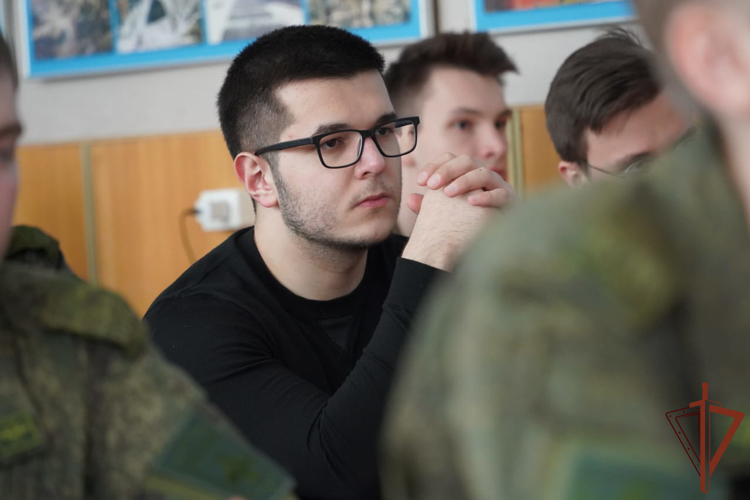 Росгвардейцы-участники СВО встретились студентами МГУ
