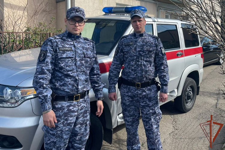 В Туапсе сотрудники Росгвардии пришли на помощь ребенку, в лицо которому местный житель распылил перцовый баллончик 