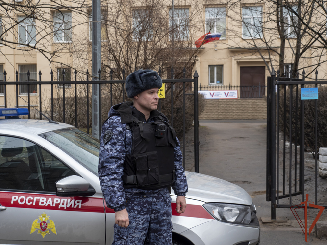 Росгвардейцы обеспечили безопасность избирателей Северо-Западных регионов страны