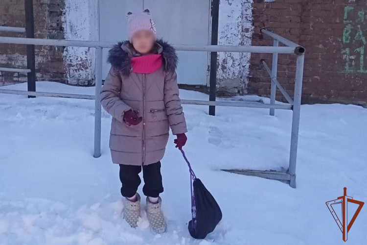 Сотрудники Росгвардии нашли и вернули родителям потерявшегося ребенка в Омской области